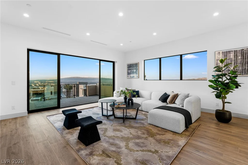 521 Overlook Rim, Henderson, NV 89012