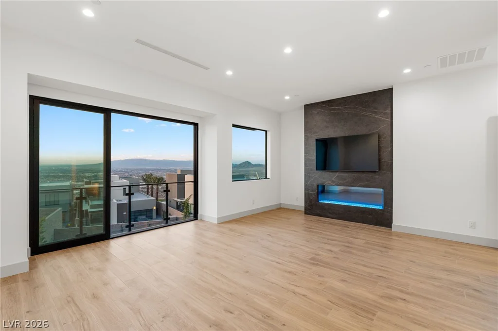 521 Overlook Rim, Henderson, NV 89012