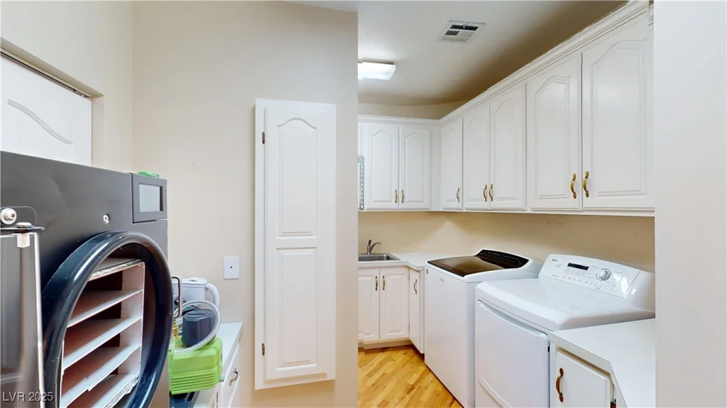6440 Spanish Garden, Las Vegas, NV 89110