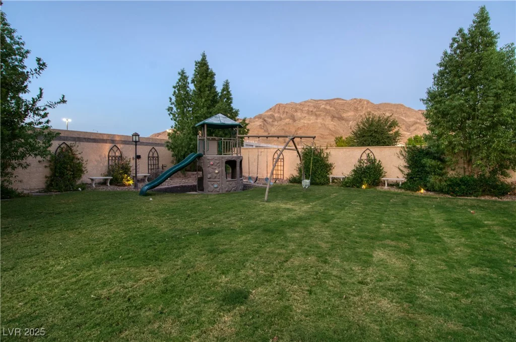 6440 Spanish Garden, Las Vegas, NV 89110