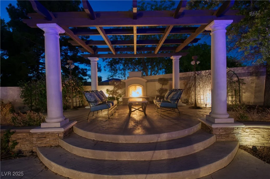 6440 Spanish Garden, Las Vegas, NV 89110