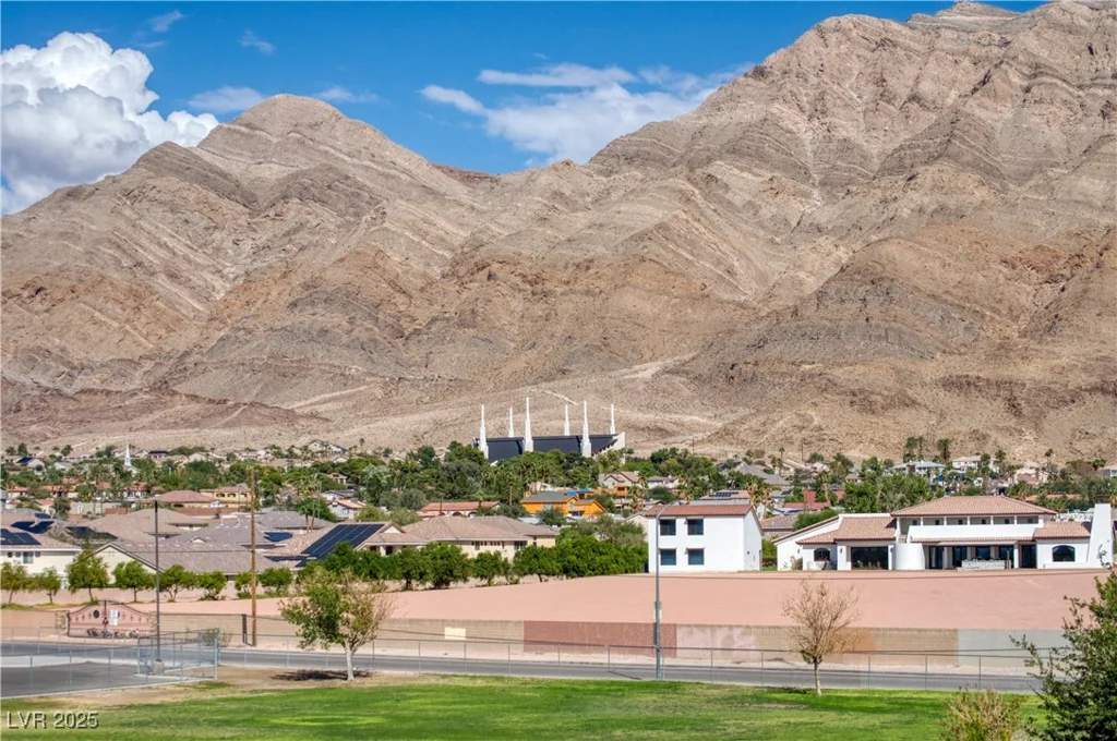 6440 Spanish Garden, Las Vegas, NV 89110