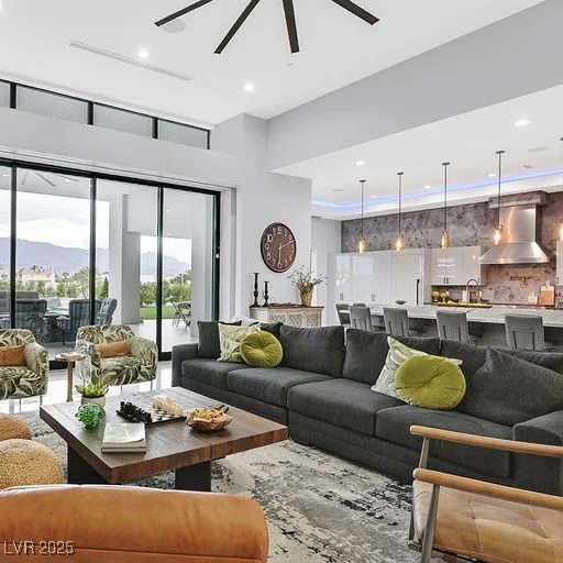 5400 Mello, Las Vegas, NV 89131