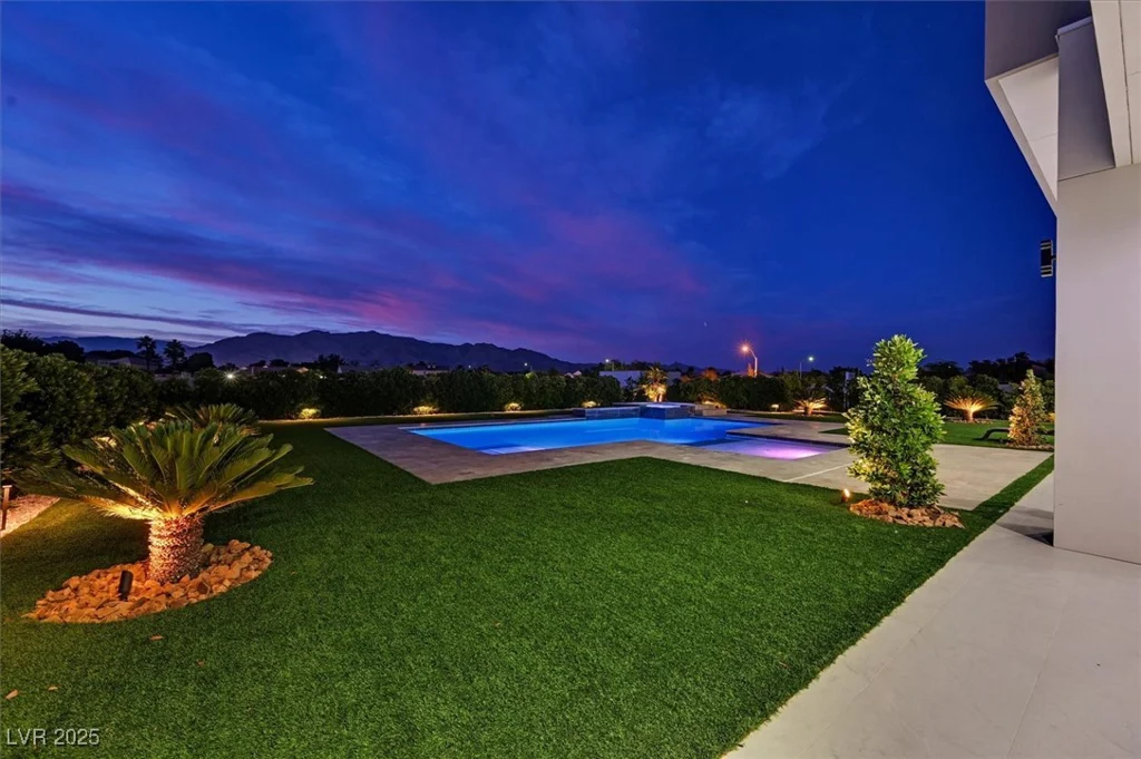 5400 Mello, Las Vegas, NV 89131