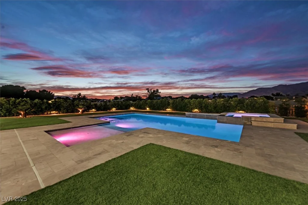 5400 Mello, Las Vegas, NV 89131