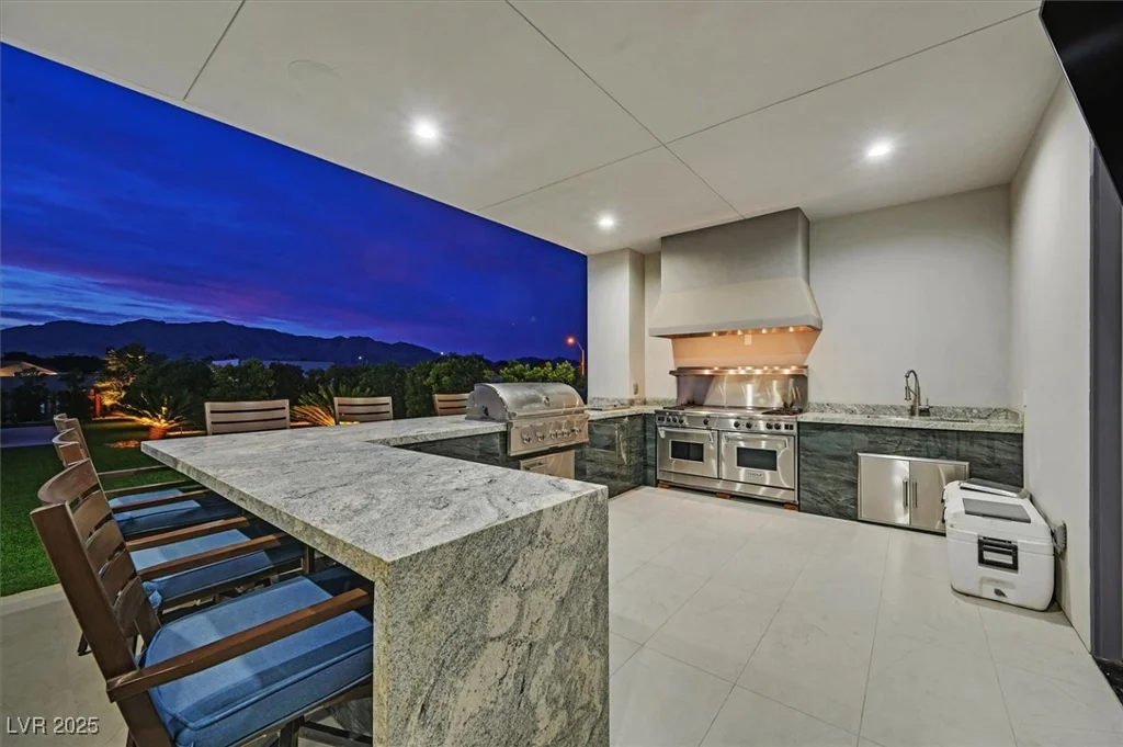 5400 Mello, Las Vegas, NV 89131