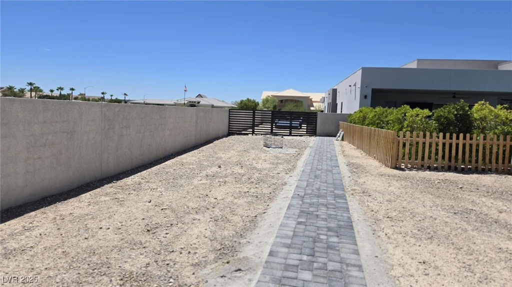 5400 Mello, Las Vegas, NV 89131