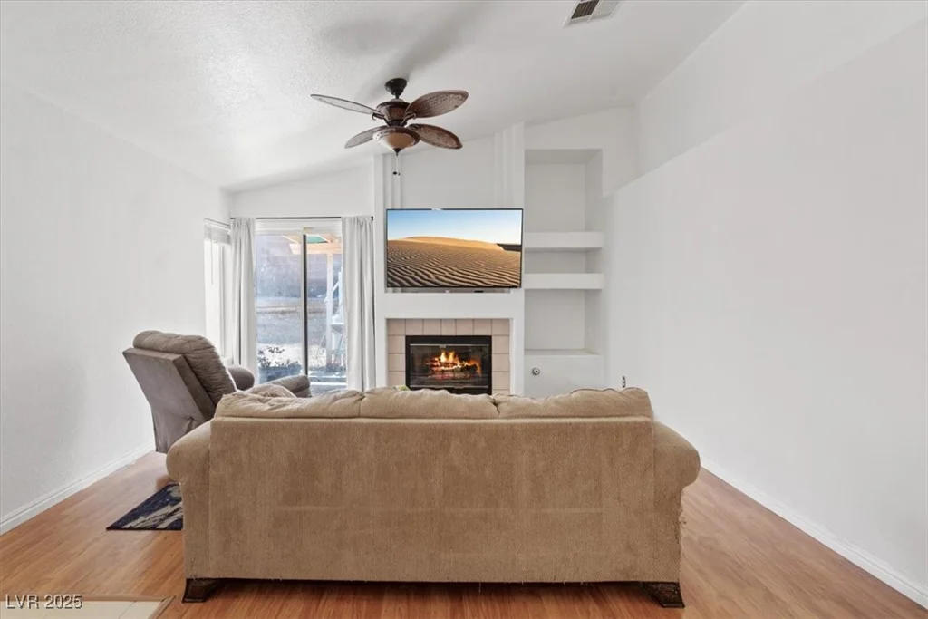 899 Hornbeak, Las Vegas, NV 89123