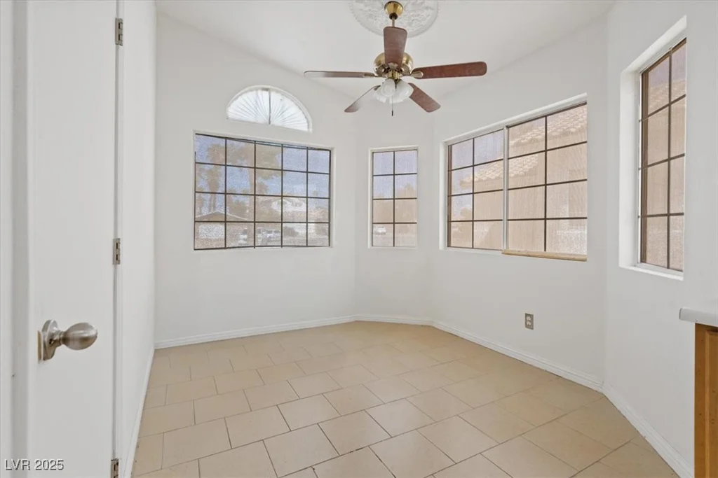 899 Hornbeak, Las Vegas, NV 89123