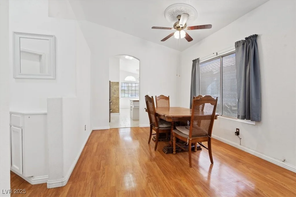 899 Hornbeak, Las Vegas, NV 89123