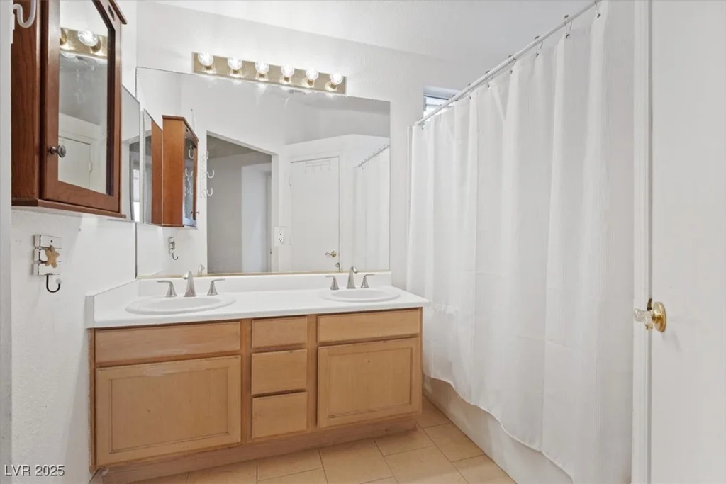 899 Hornbeak, Las Vegas, NV 89123