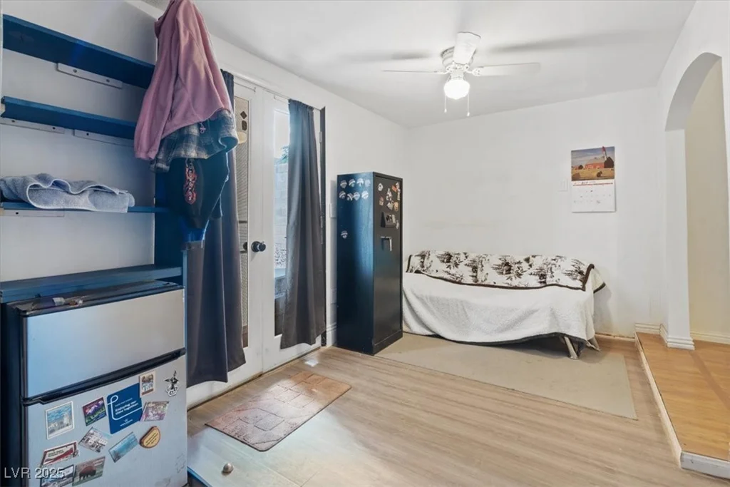 899 Hornbeak, Las Vegas, NV 89123
