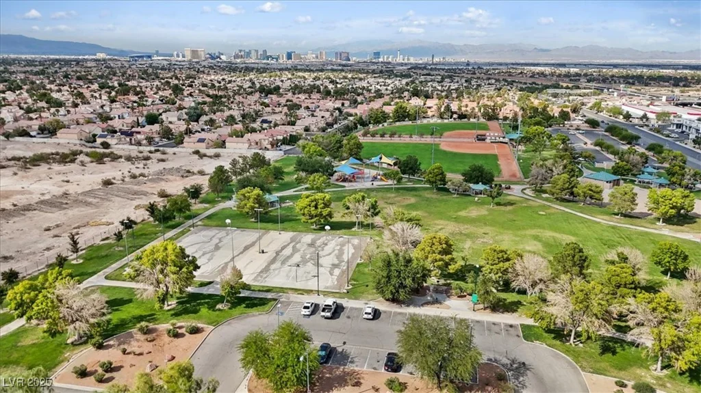 899 Hornbeak, Las Vegas, NV 89123