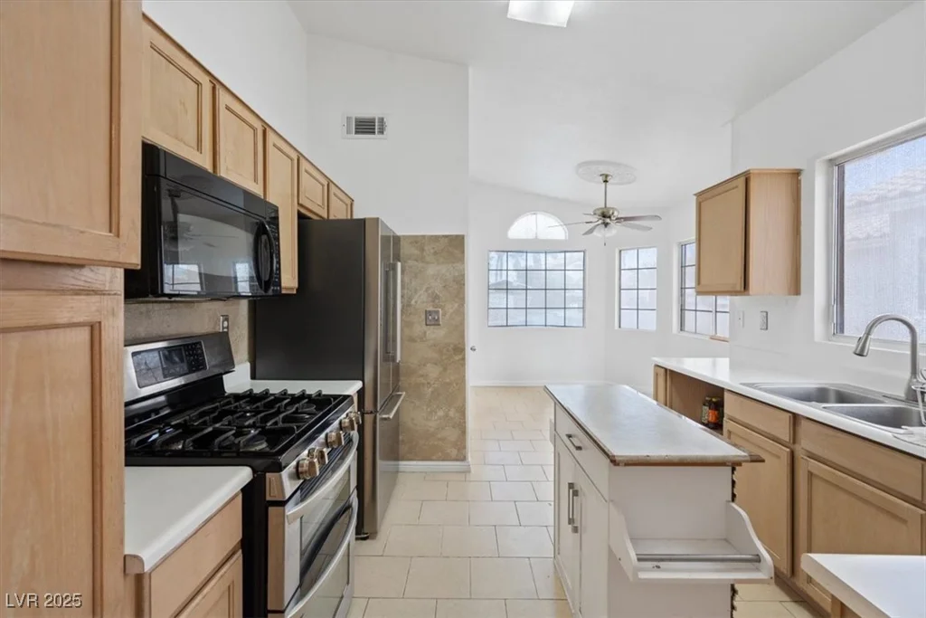 899 Hornbeak, Las Vegas, NV 89123
