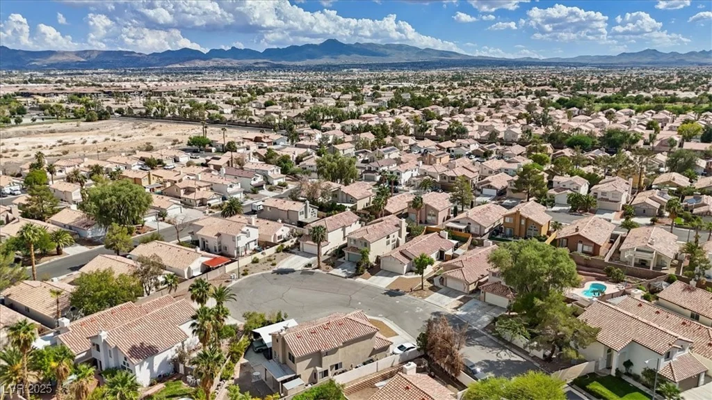 899 Hornbeak, Las Vegas, NV 89123