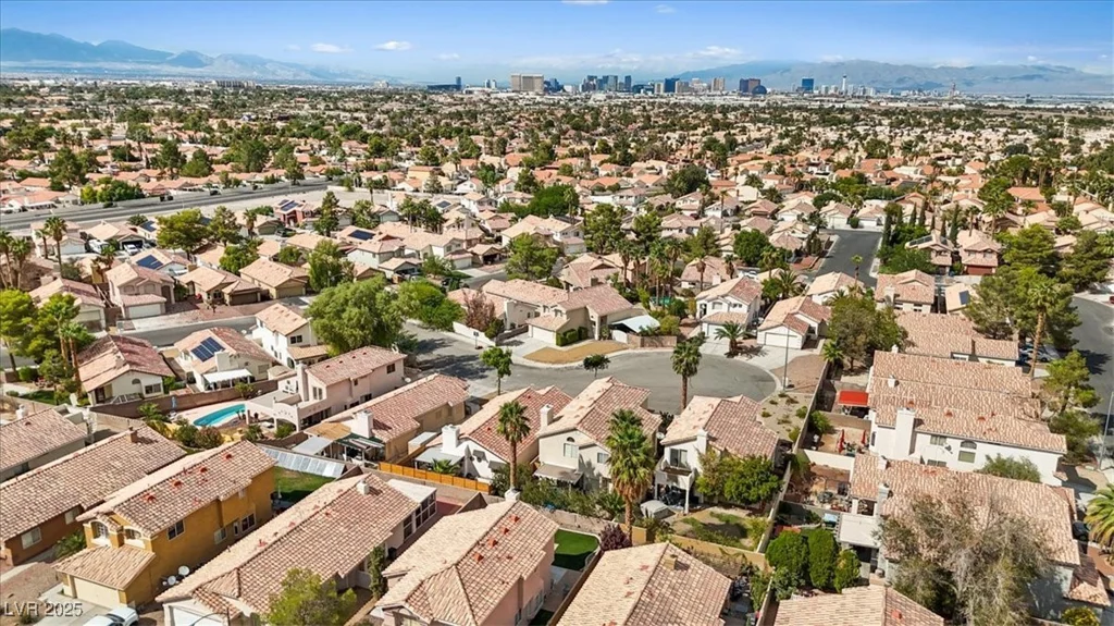 899 Hornbeak, Las Vegas, NV 89123