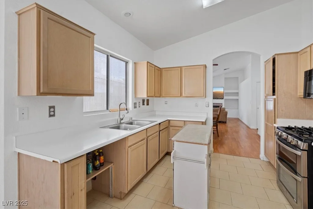 899 Hornbeak, Las Vegas, NV 89123