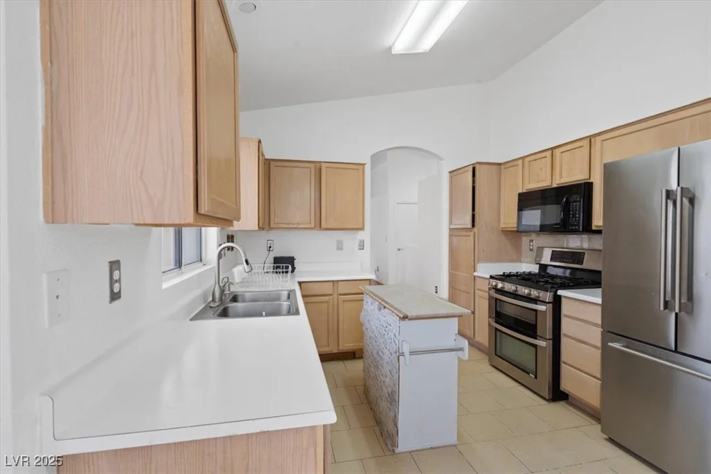 899 Hornbeak, Las Vegas, NV 89123