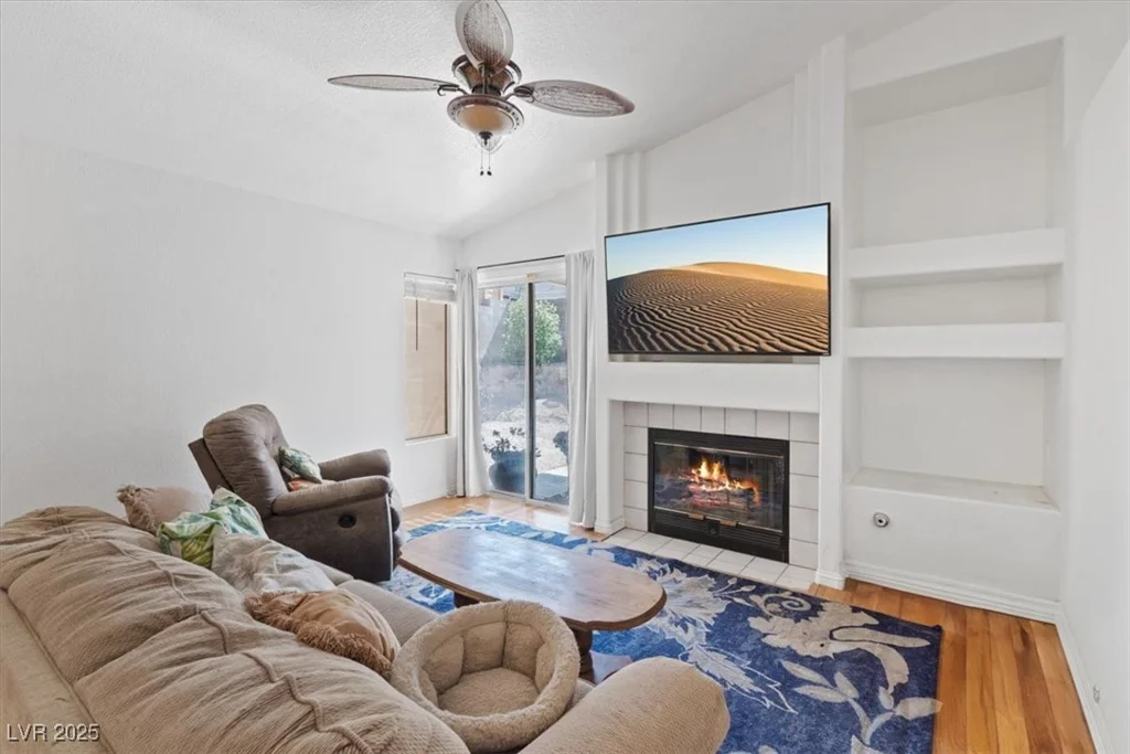 899 Hornbeak, Las Vegas, NV 89123