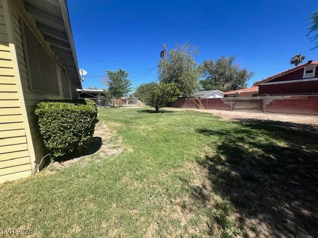 1643 E, Las Vegas, NV 89106