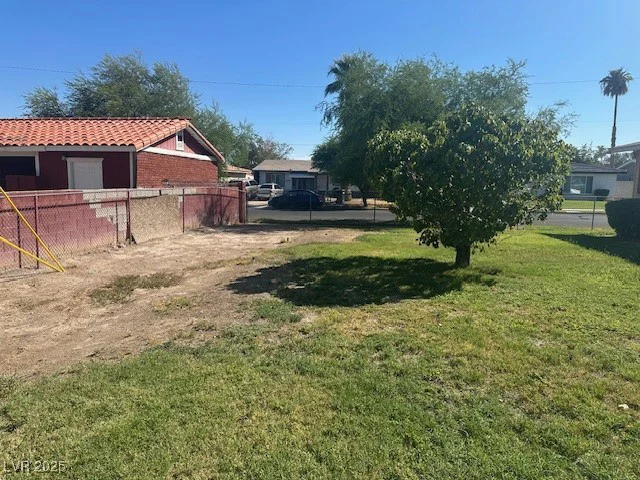 1643 E, Las Vegas, NV 89106
