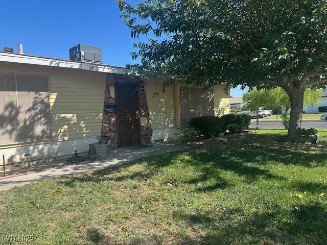 1643 E, Las Vegas, NV 89106