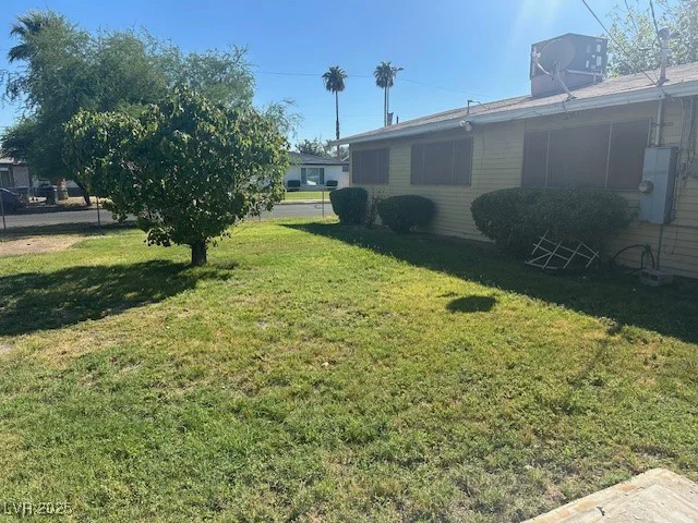 1643 E, Las Vegas, NV 89106