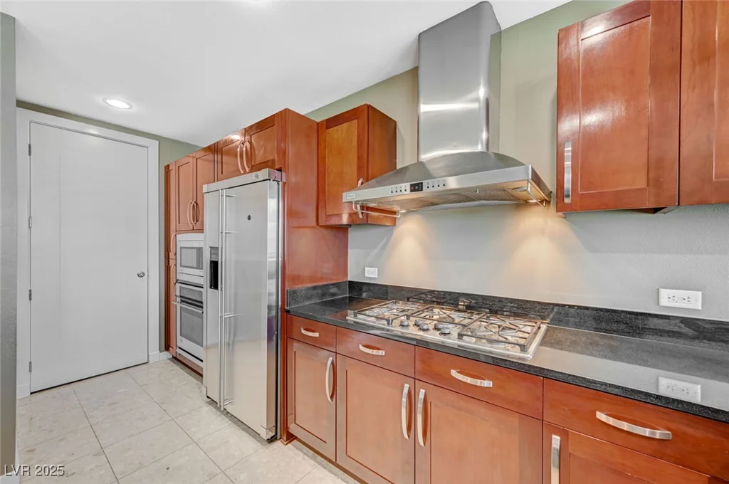 4575 Dean Martin, Las Vegas, NV 89103