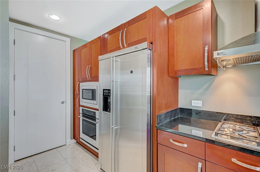 4575 Dean Martin, Las Vegas, NV 89103