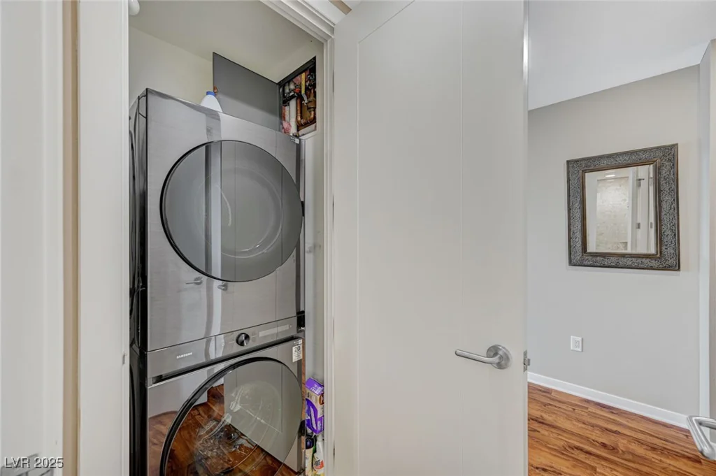 4575 Dean Martin, Las Vegas, NV 89103