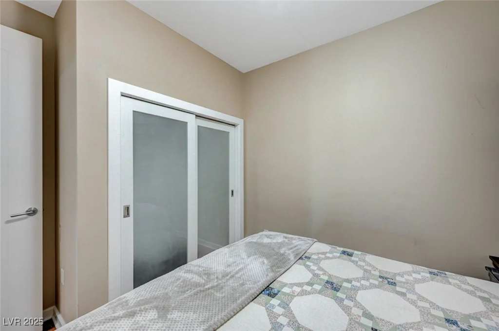 4575 Dean Martin, Las Vegas, NV 89103
