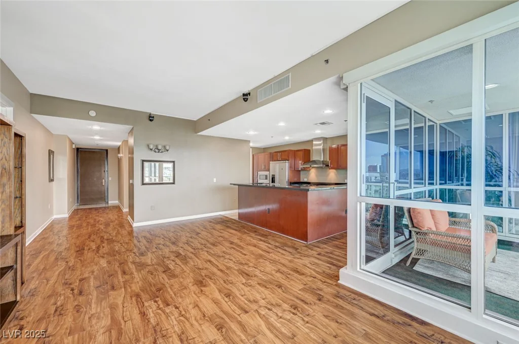 4575 Dean Martin, Las Vegas, NV 89103