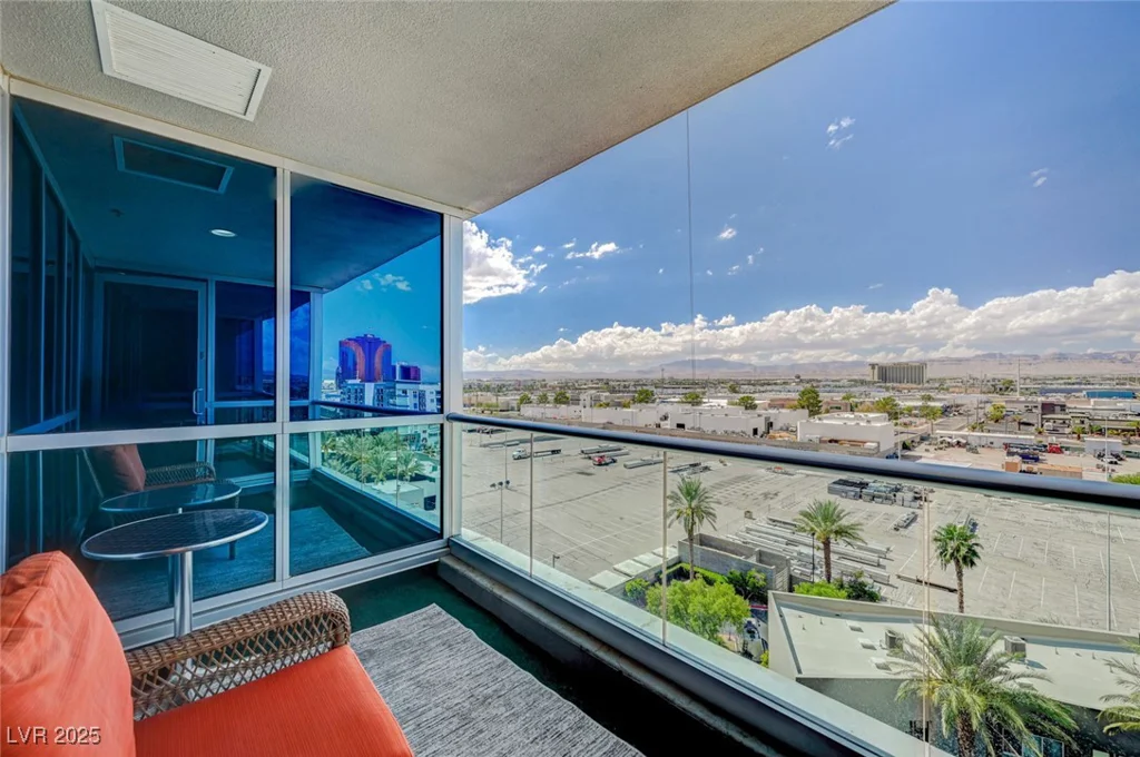 4575 Dean Martin, Las Vegas, NV 89103