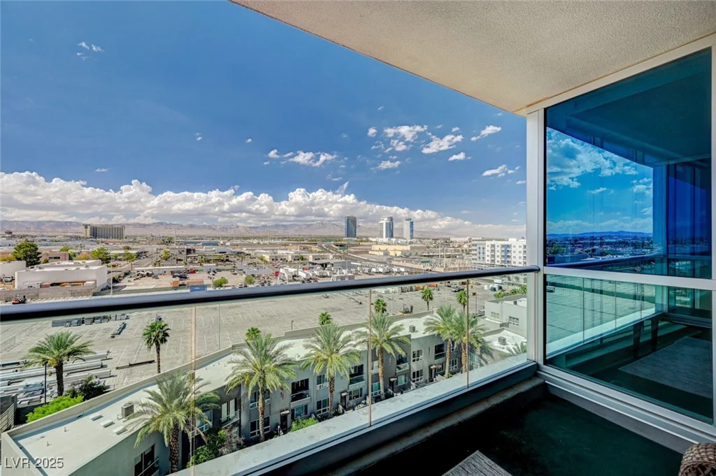 4575 Dean Martin, Las Vegas, NV 89103