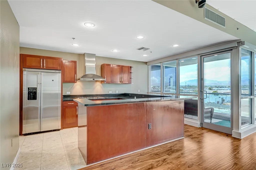 4575 Dean Martin, Las Vegas, NV 89103