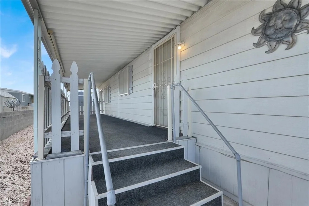 3361 Gulf Shores, Las Vegas, NV 89122