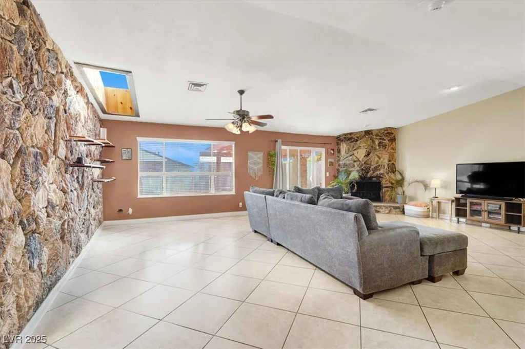 4596 Eureka, Las Vegas, NV 89103