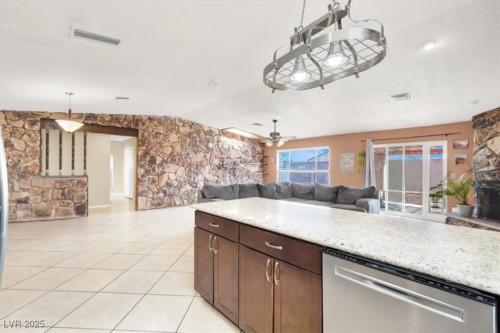 4596 Eureka, Las Vegas, NV 89103