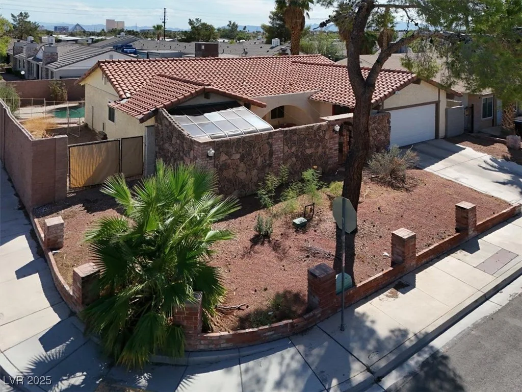 4596 Eureka, Las Vegas, NV 89103