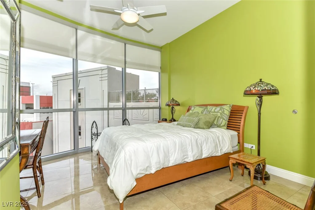 200 SAHARA, Las Vegas, NV 89102