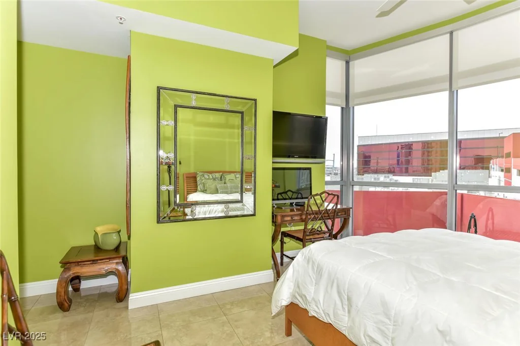 200 SAHARA, Las Vegas, NV 89102