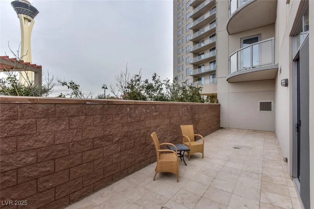 200 SAHARA, Las Vegas, NV 89102