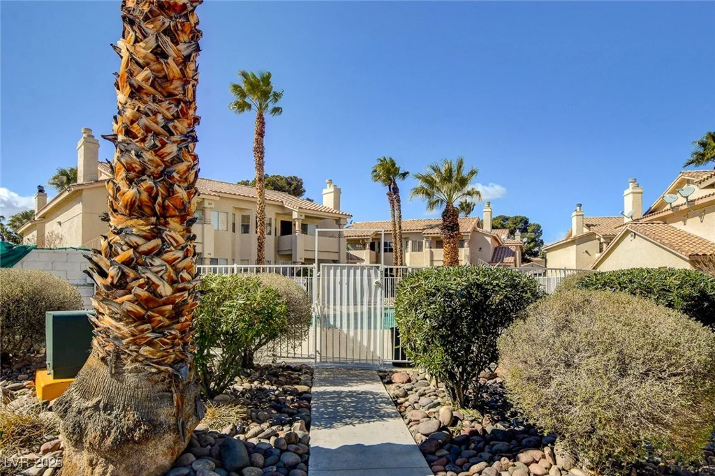 1329 Pinto Rock, Las Vegas, NV 89128