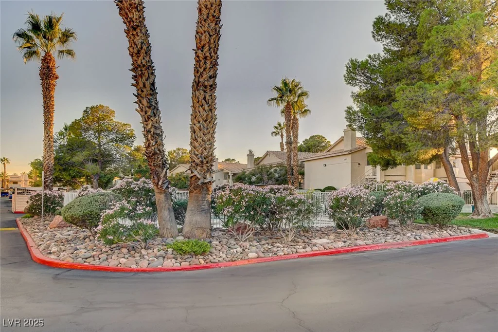 1329 Pinto Rock, Las Vegas, NV 89128