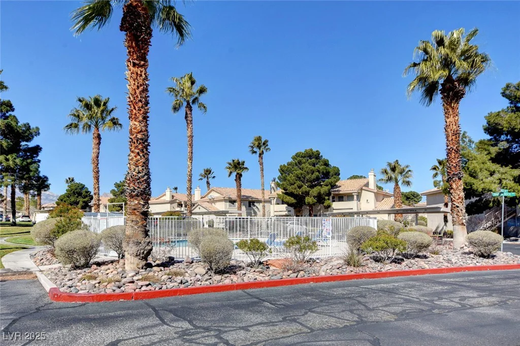 1329 Pinto Rock, Las Vegas, NV 89128