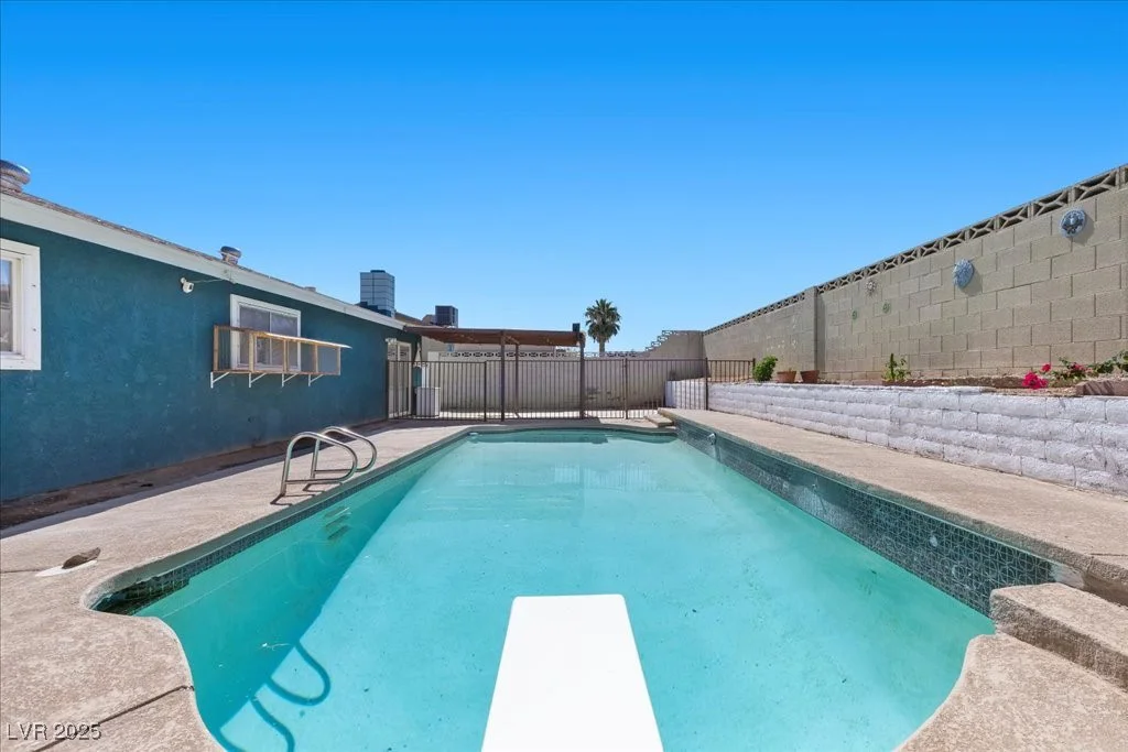 1700 Blue Mountain, Las Vegas, NV 89108