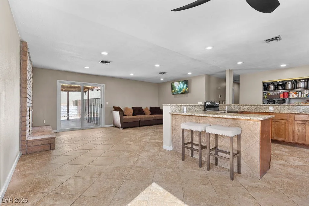 1700 Blue Mountain, Las Vegas, NV 89108