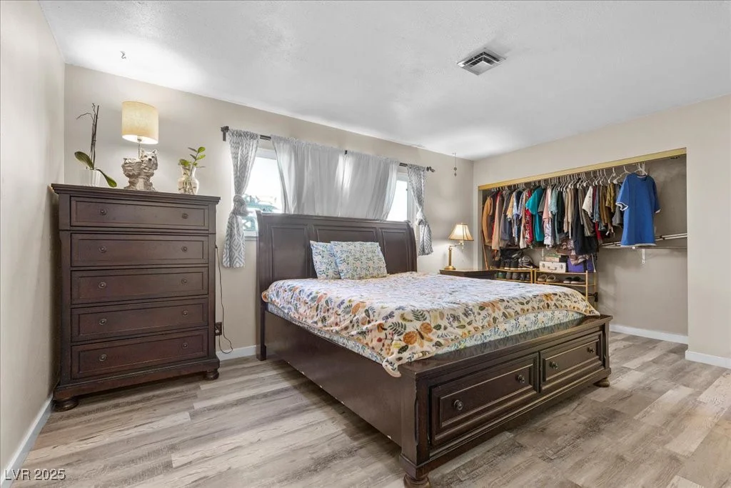 1700 Blue Mountain, Las Vegas, NV 89108