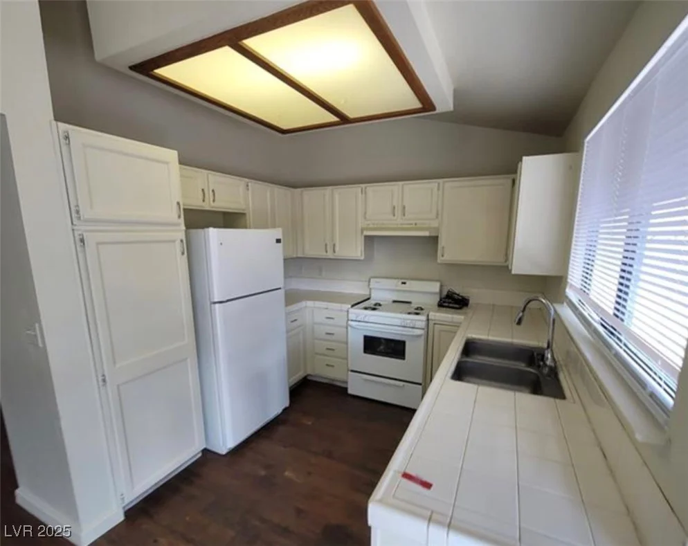 372 Rushing Creek, Henderson, NV 89014