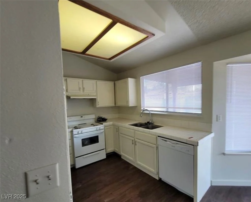 372 Rushing Creek, Henderson, NV 89014